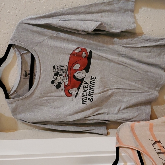 Women's tops some are dressy some are comfy - Picture 7 of 16